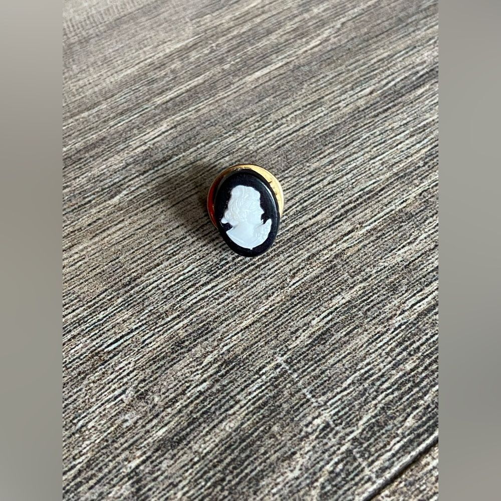 Women’s miniature Victorian woman cameo pin brooch black, white, and gold colors